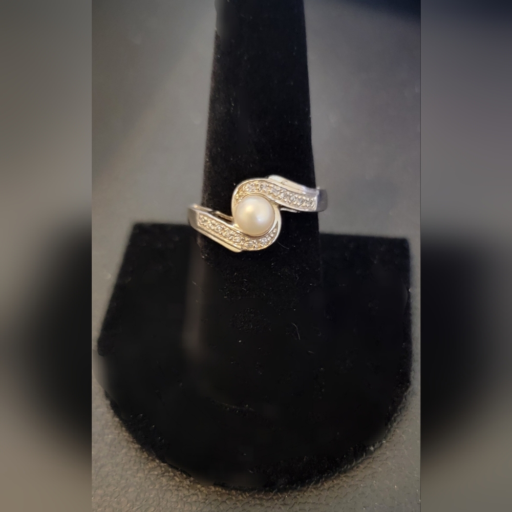 Sterling Silver Genuine Pearl Ring